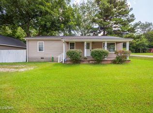 1402 Dungan St, Humboldt, TN 38343