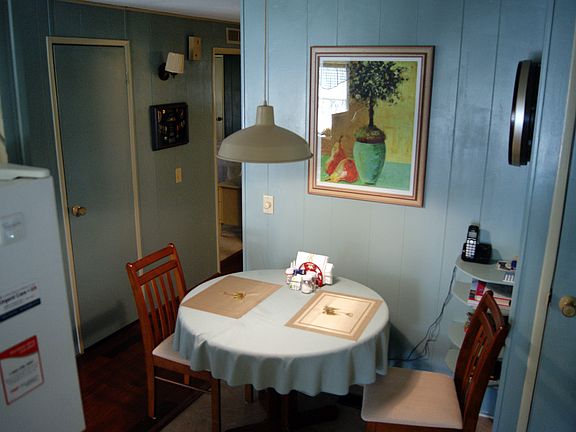 4th image of 95 Lily Dr