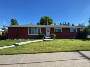 911 W 4th St, Alturas, CA 96101