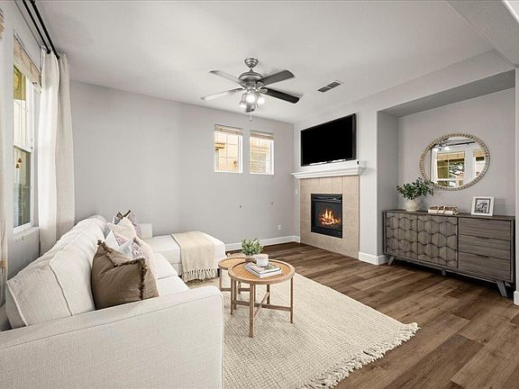 5th image of 440 Wapello Cir