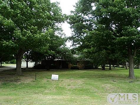 1st image of 106 Meadowwood Ln