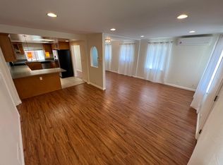 180 22nd St #1, Costa Mesa, CA 92627