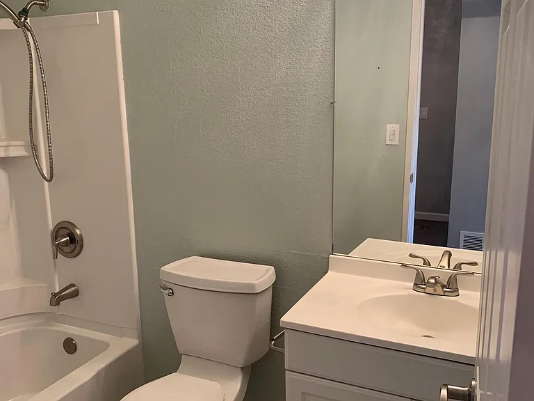 1443 Spring Valley Cmn — Photo 21