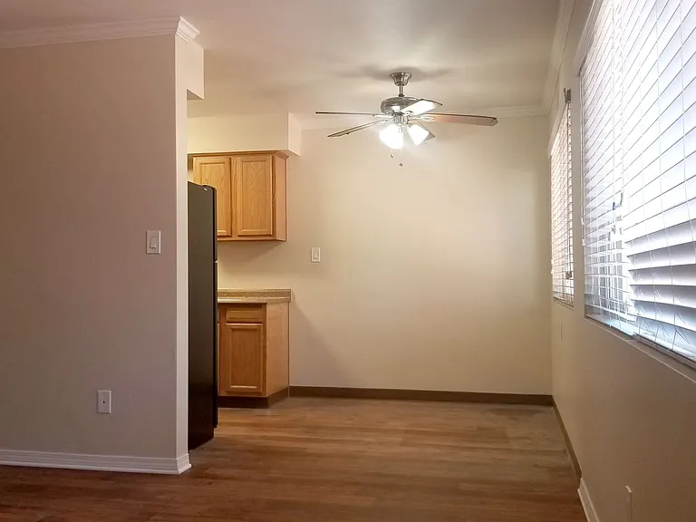 4418 Bond St — Photo 14