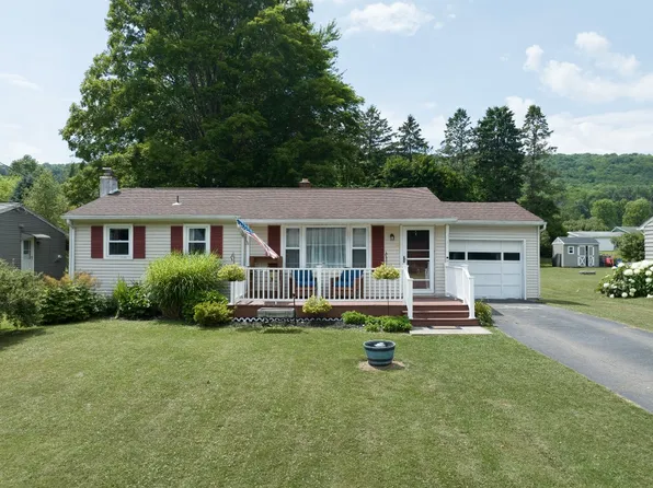 12 Belair Dr, Binghamton, NY 13901