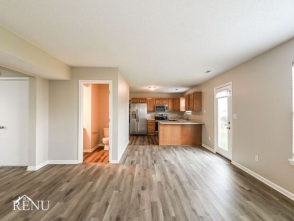 3rd image of 19307 Fox Chase Dr