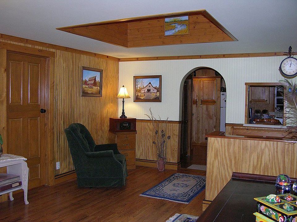 entry and sitting area