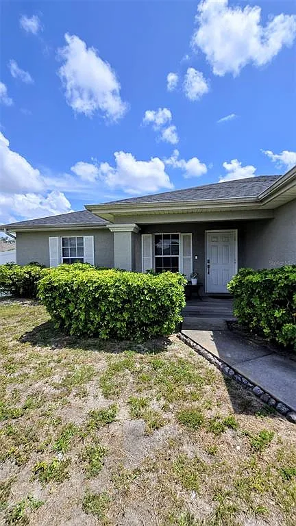 3 bed, 2.0 bath, 1462 sqft, $2,000 — Photo 2