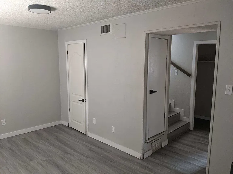 301 Avenue U #201 — Photo 4