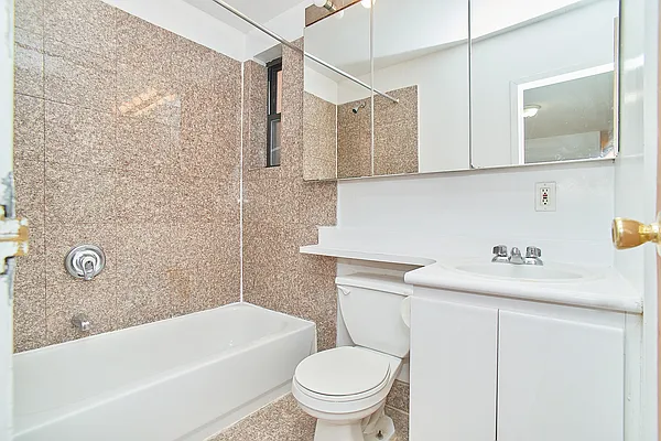 Rented by REAL New York | media 7