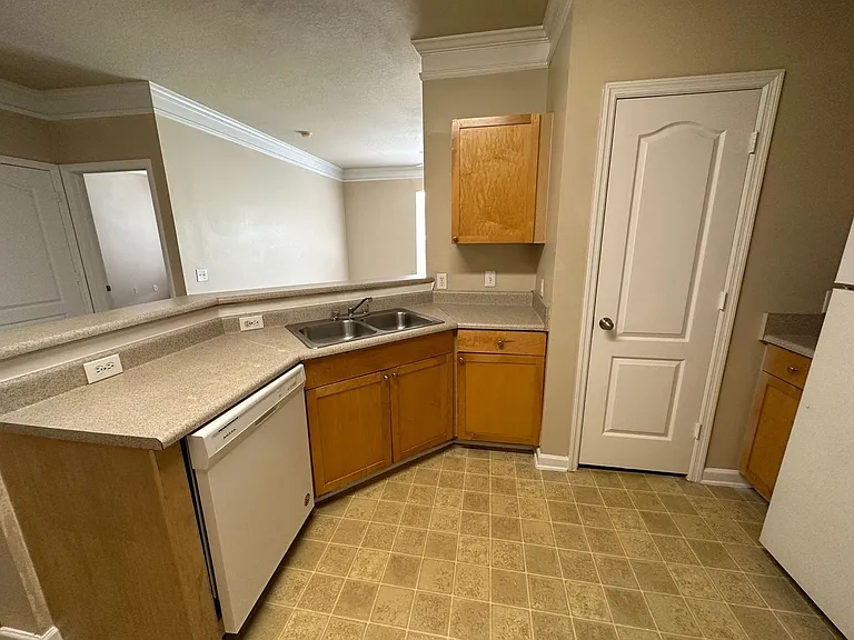 8836 Villa View Cir #201 — Photo 6