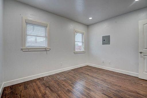 4th image of 900 NW 13th St #3snczg5c9