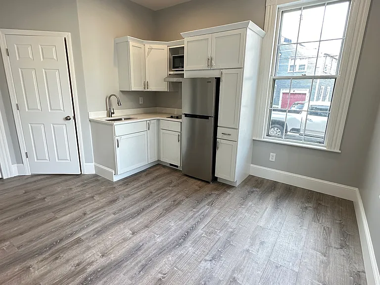 6 Monroe St #104 — Photo 2