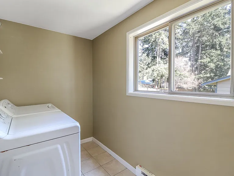 368 NW Columbia Dr — Photo 13