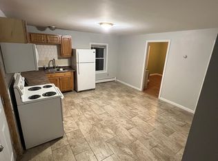 76 Van Den Noort St, Putnam, CT 06260