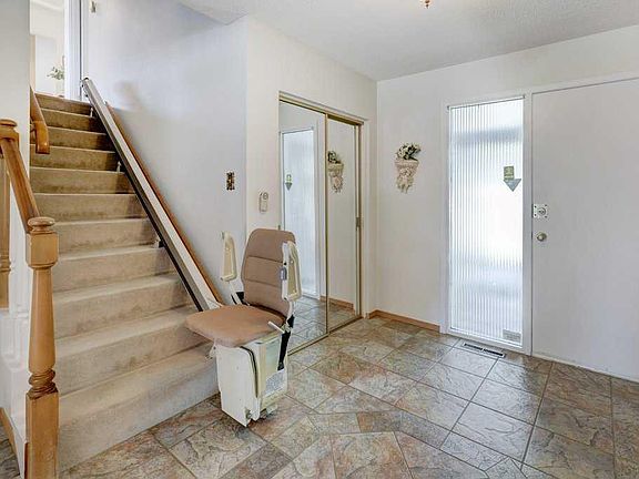 4th image of 223 N Willow Ridge Pl SE