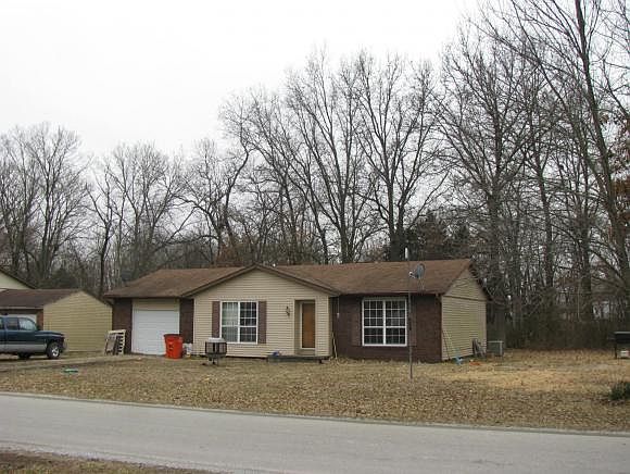 2nd image of 102 Sierra Ave