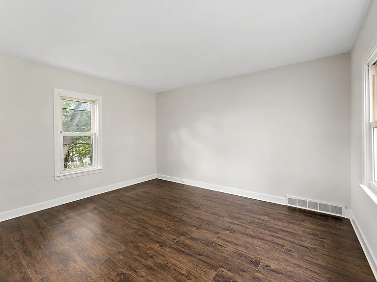 219 Douglas Ave — Photo 15