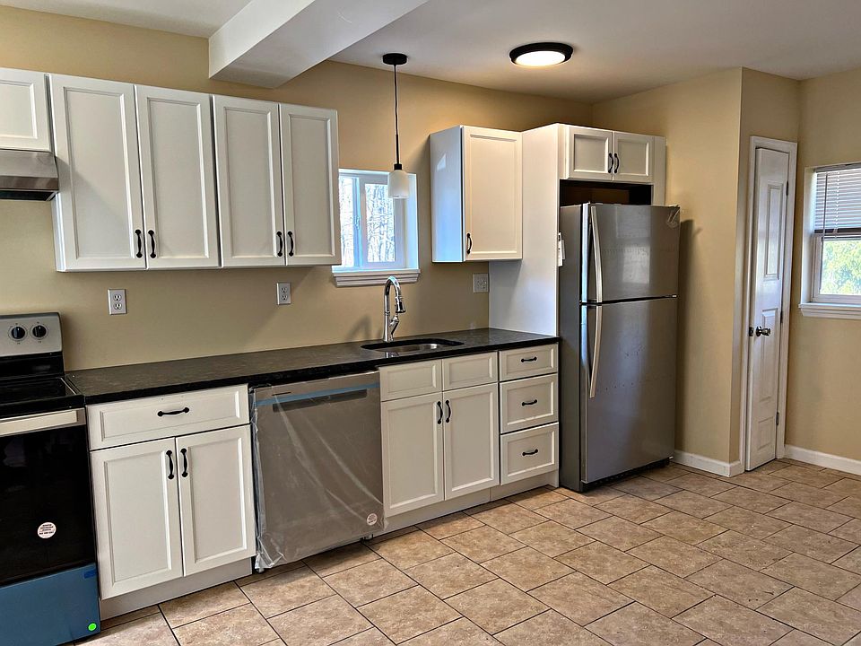 1st image of 1 The Brooks Farm Ln