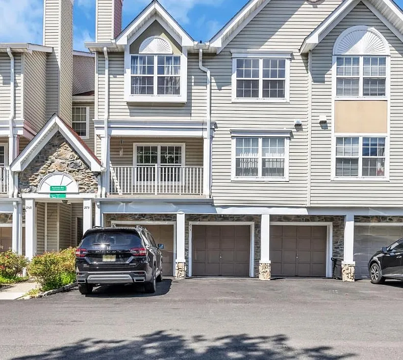 273 Prestwick Way