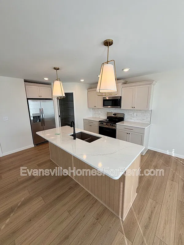 3 bed, 2.0 bath, $2,250 — Photo 4
