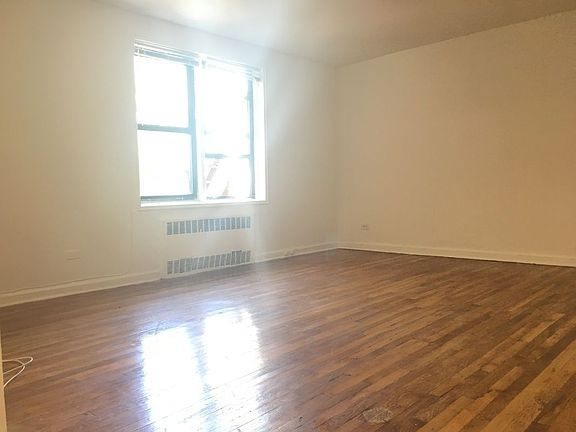5th image of 27 Crooke Ave APT 5E