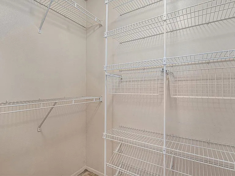Indian Lakes Apartments — Photo 11