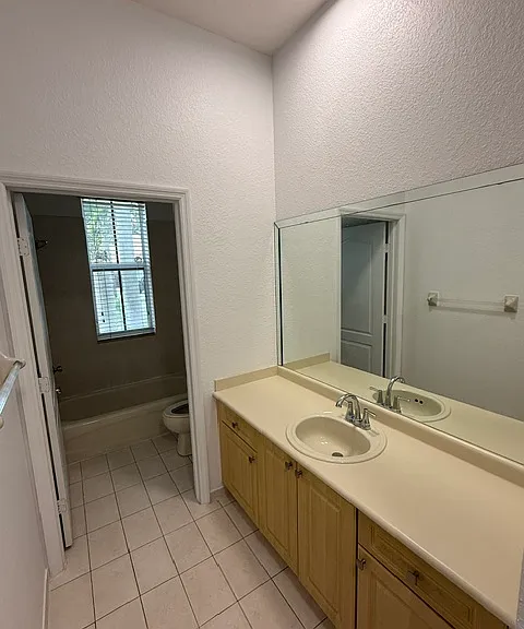 16083 SW 63 Road Ter — Photo 8