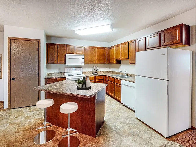 Gaspar Apartments — Photo 6