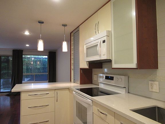 4th image of 13702 37th Ave S APT 55