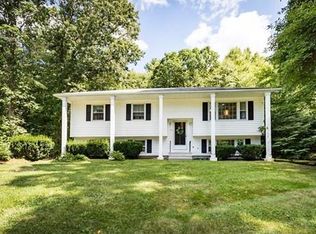 19 Gail Dr, Bellingham, MA 02019