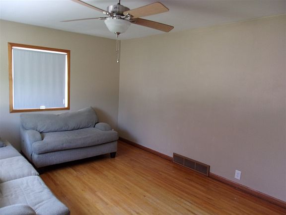 3rd image of 1508 Orchard Dr