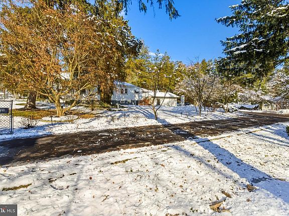 3rd image of 177 W Elm Ave