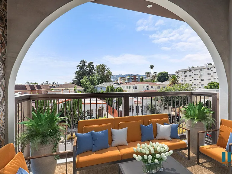 Spacious Patio