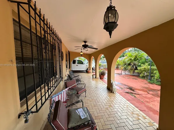 911 NW 30th Pl, Miami, FL 33125