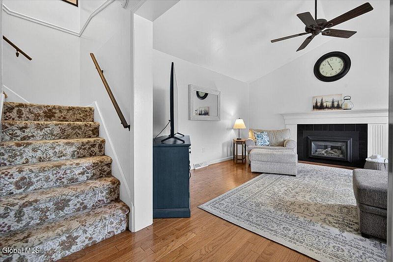5th image of 20 Aberdeen Way