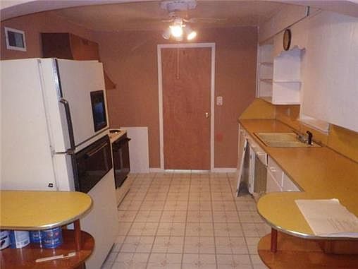 5th image of 2317 S Harvard Ave