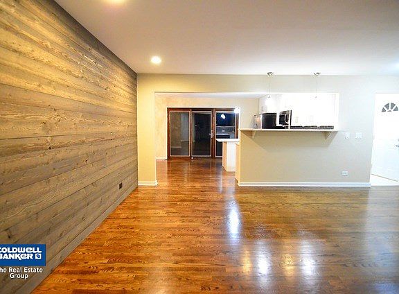 3rd image of 563 Sussex Ct