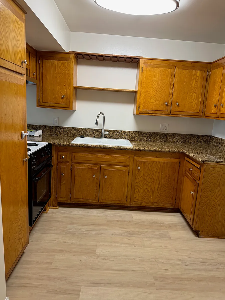Building Photo - 3546 Del Amo Blvd #9