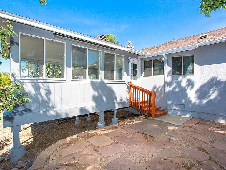 4266 N Saratoga Dr — Photo 26