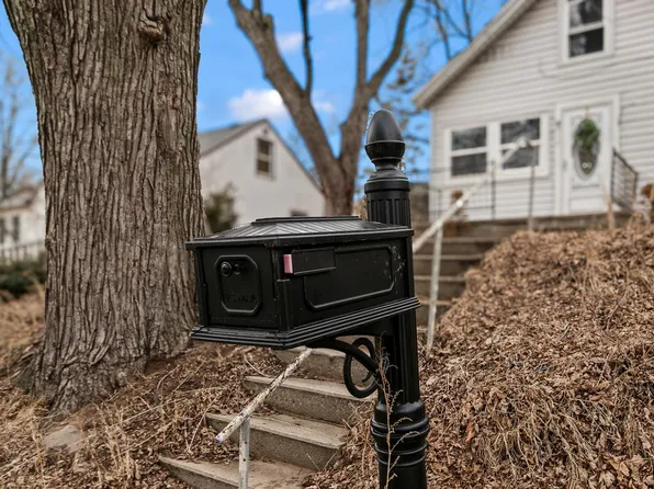 617 E Edgewater St, Portage, WI 53901