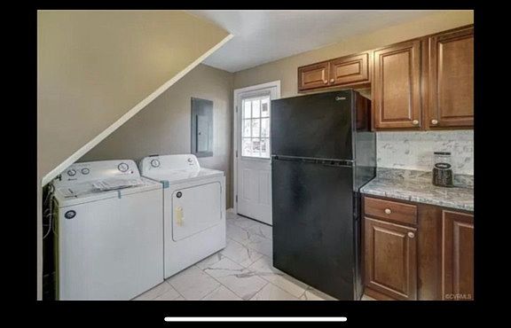 3rd image of 1808 Oak Hill Ln