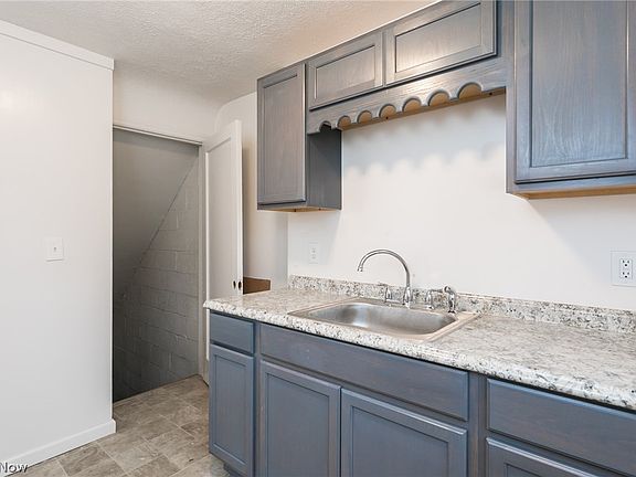 4th image of 14012-14014 Seneca Ct