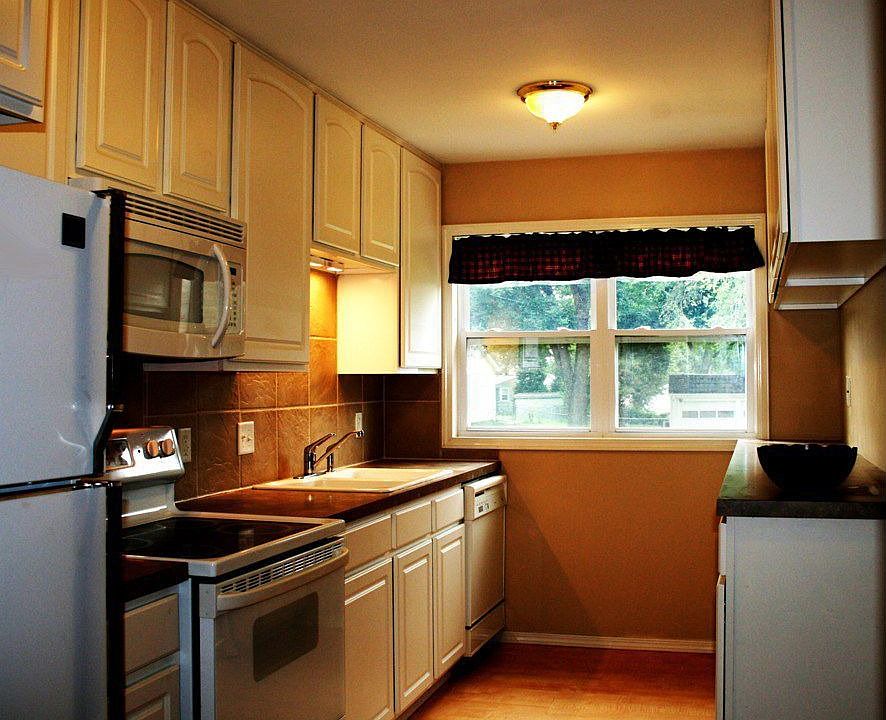 2nd image of 8549 Izard St