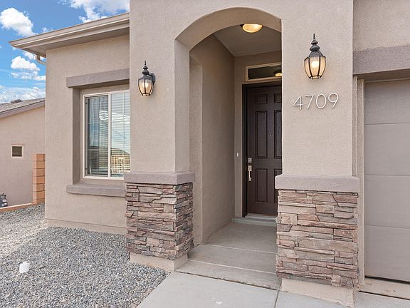 2nd image of 4709 Manzano Peak St