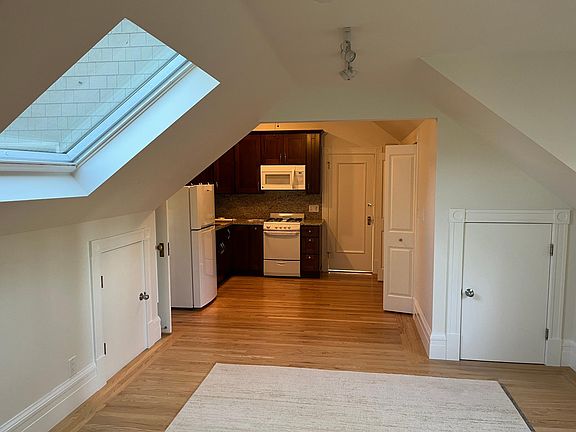 4th image of 617 Highland Ave #3