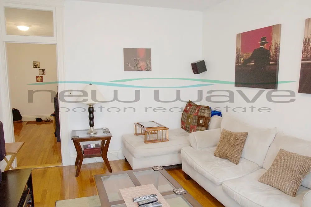 1 bed, 999 sqft, $2,600 — Photo 3