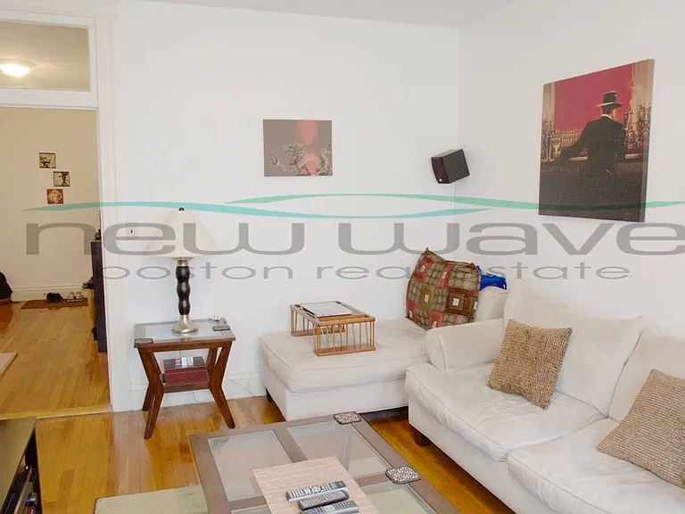 104 Queensberry St #14 — Photo 6