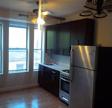 3rd image of 301 Quincy St #2N