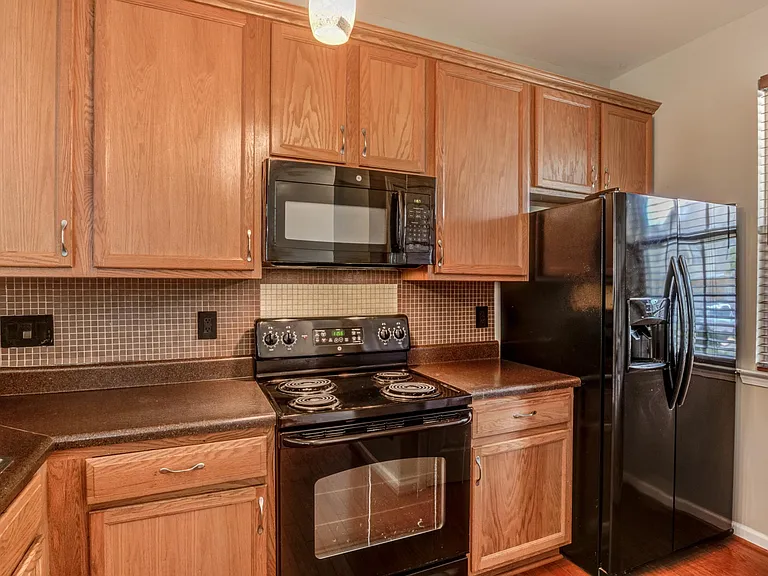 8221 Belneath Ct — Photo 29